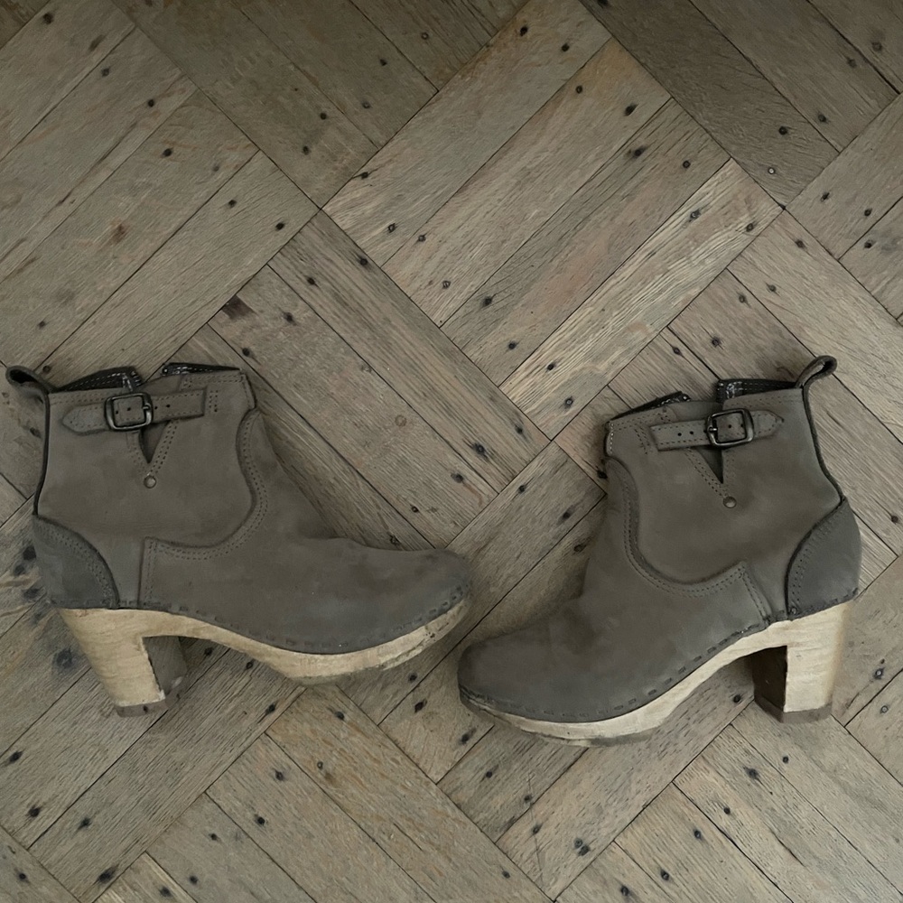No 6 Clog boots